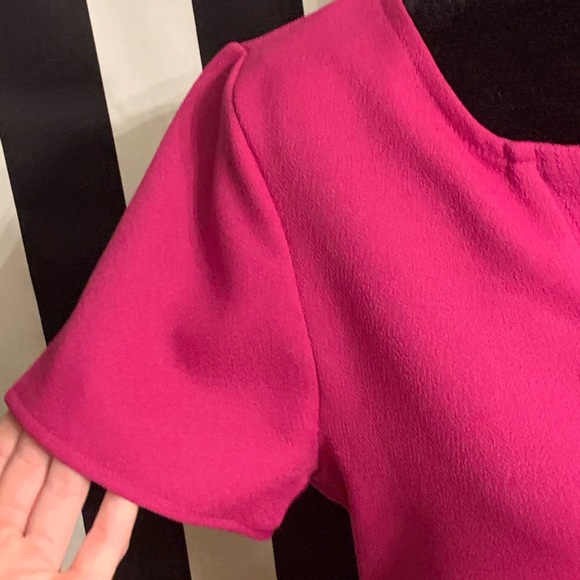 Adorable Everly dress with v neck & fun stitching - Picture 3 of 6